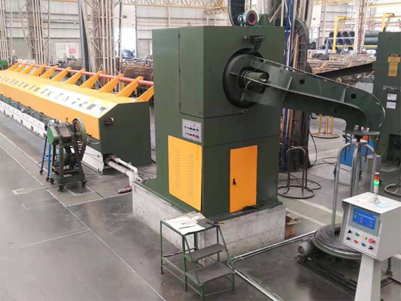 Máy vẽ dây với máy tiếp nhận dây của con voi