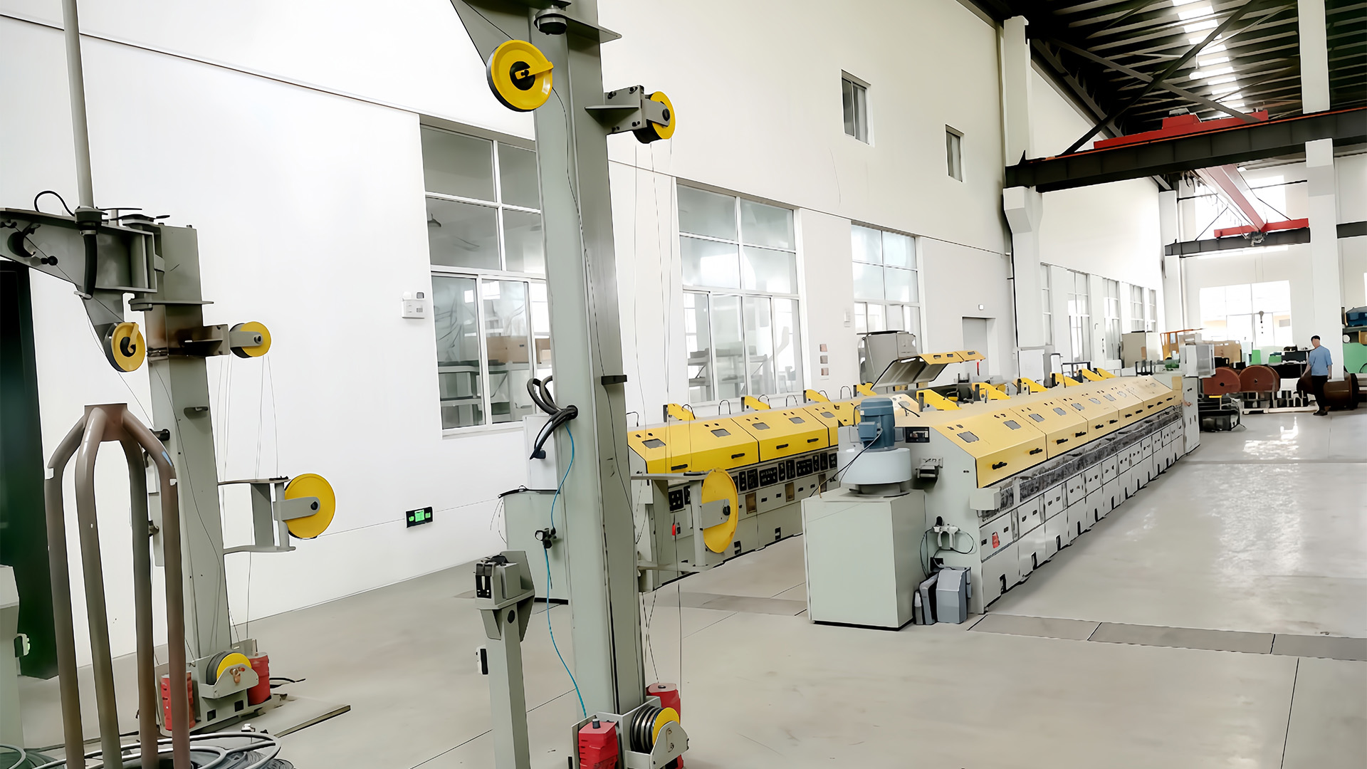 Máy trả dây duy trì khả năng kiểm soát độ căng như thế nào để ngăn dây bị giãn hoặc biến dạng trong quá trình trả dây?